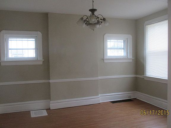 3rd image of 5940 Julian Ave