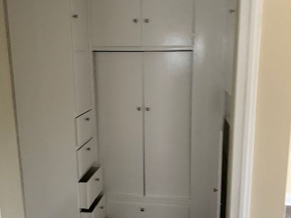 5th image of 131 10th St APT E