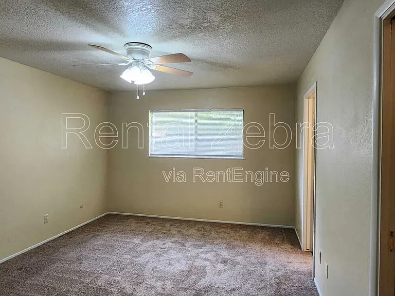 543 Kathryn Ct — Photo 9