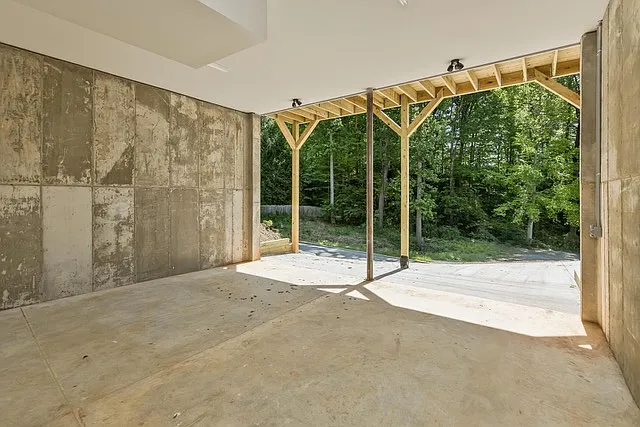 113 Caledonia Rd — Photo 29