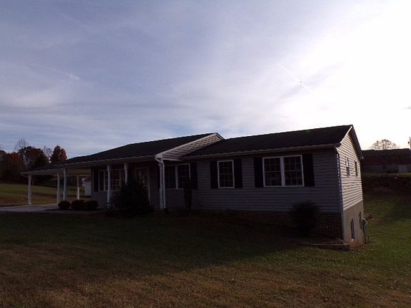 2nd image of 101 Cole Ln