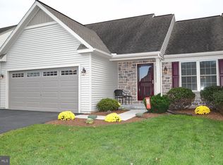 5264 Oak Leaf Dr, Mount Joy, PA 17552