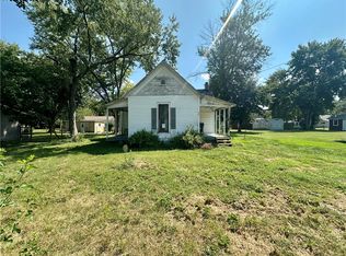 507 E Delaware Ave, Casey, IL 62420