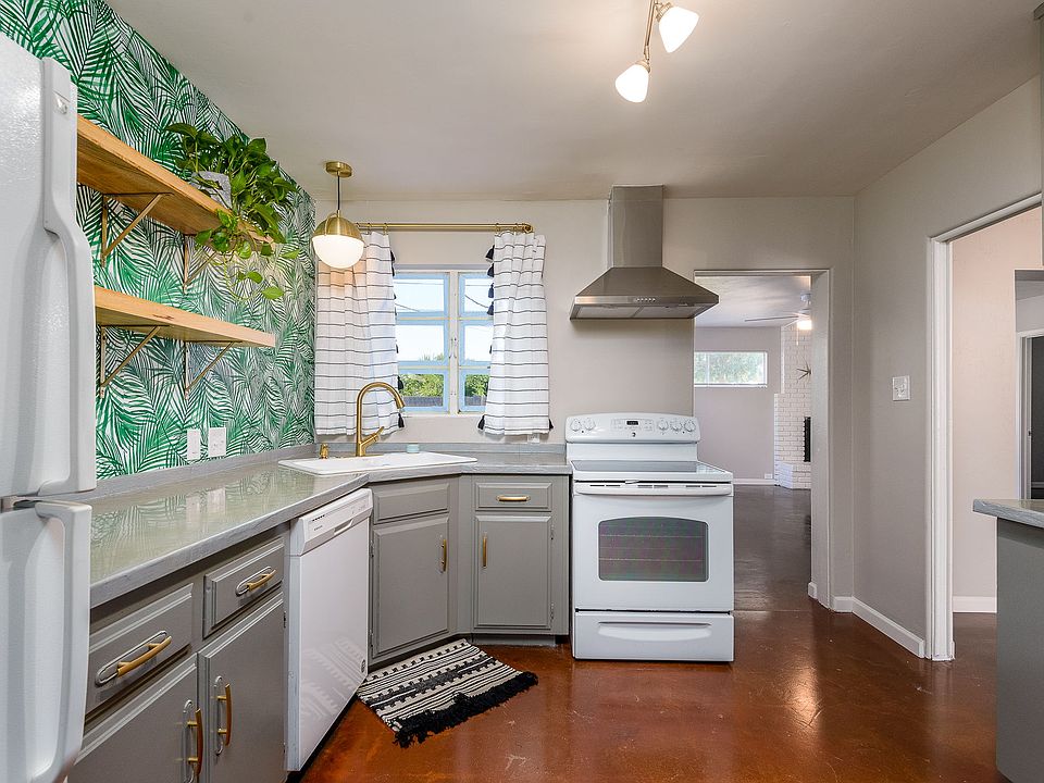 1st image of 2545 E Glenrosa Ave
