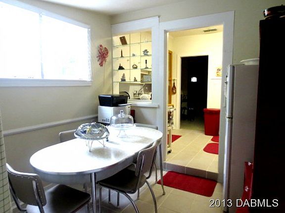 4th image of 415 Hillside Ave