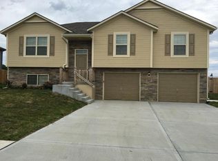 1007 Rockville Ter, Louisburg, KS 66053