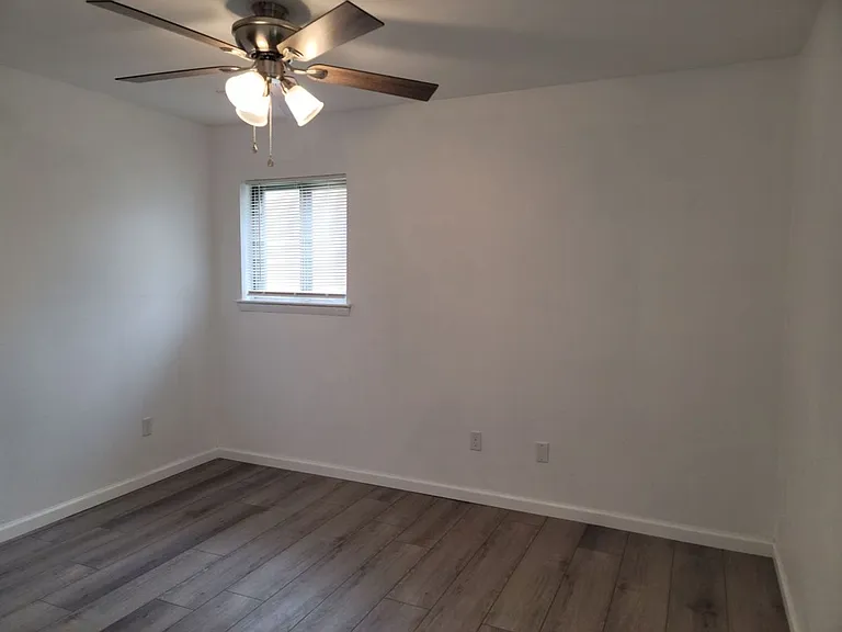 932 Gossman Dr — Photo 30