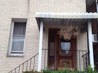 2392 33rd St, Long Island City, NY 11105