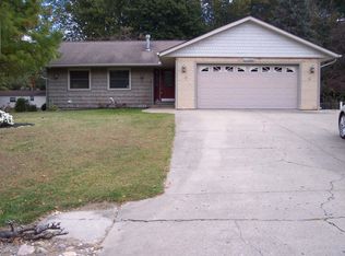 1722 Hartzler St, Warsaw, IN 46580