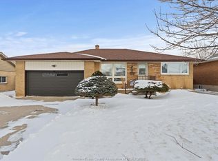 22 Roger St, Leamington, ON N8H 3N9