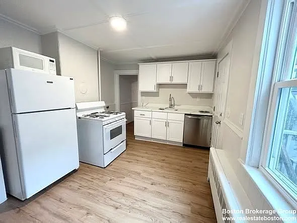 13 Saratoga St #1
