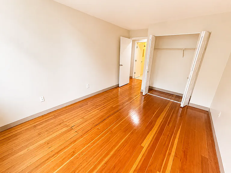 Israel Putnam Apartments — Photo 8