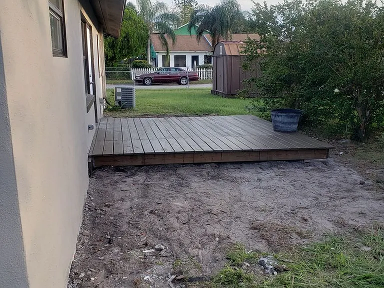 940 Lockhart St — Photo 23