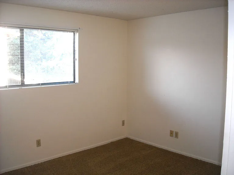 1359 Madras St SE — Photo 6