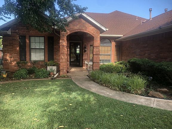 2nd image of 405 Julies Trail Cir