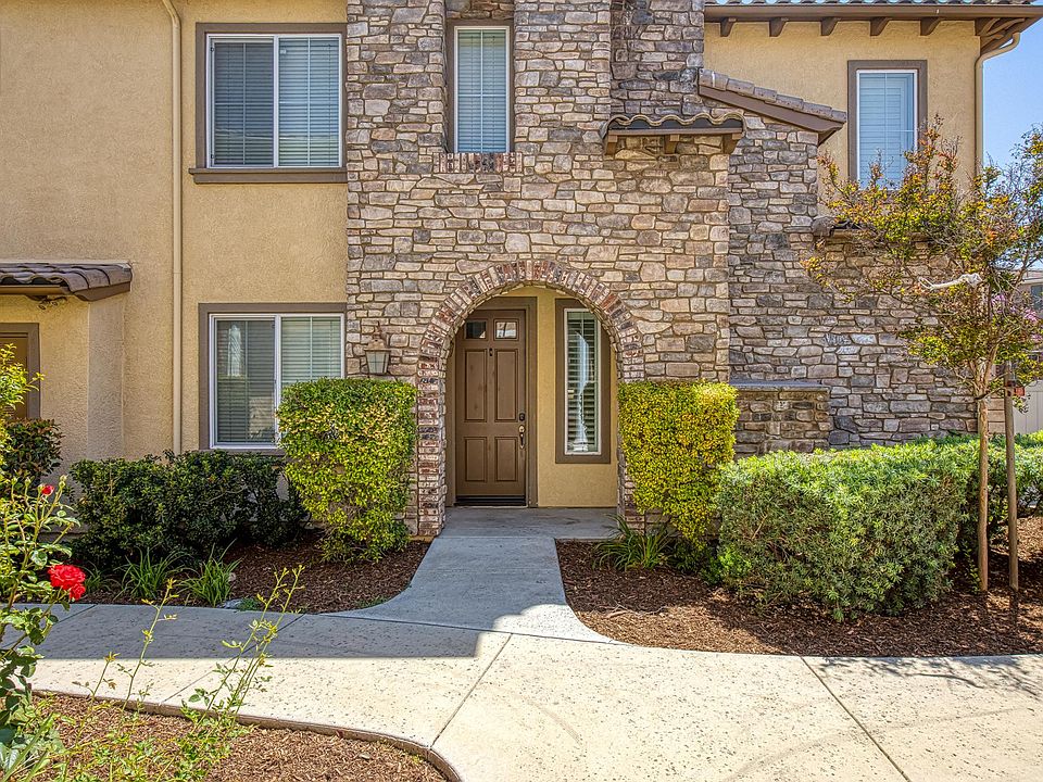 1st image of 23923 Brescia Dr