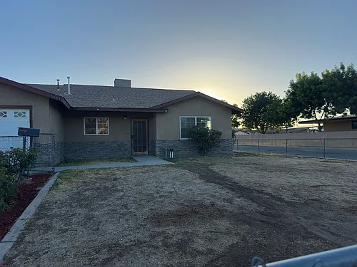 2901 Belhaven St Photo 1