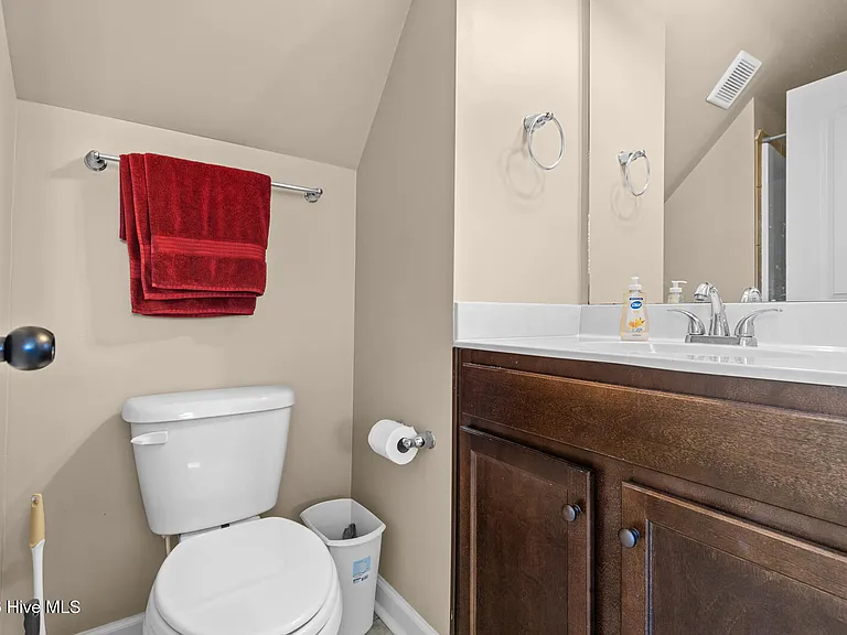 260 Breakwater Dr — Photo 34
