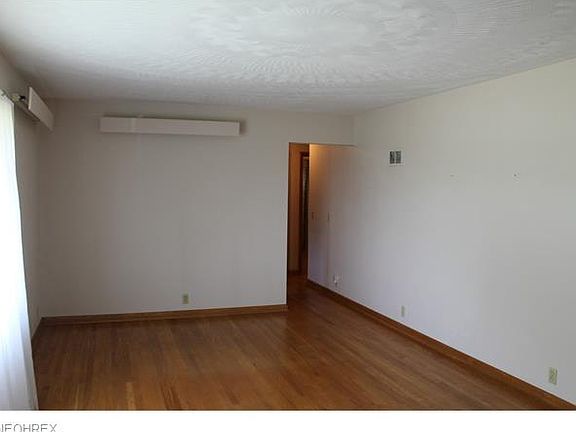 2nd image of 9455 Van Zile St