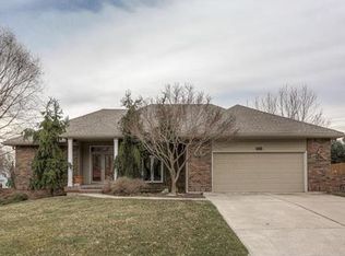1824 S Waterfield Ct, Blue Springs, MO 64014