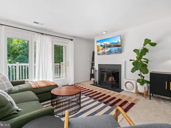 7512 Ashby Ln Unit J, Alexandria, VA 22315