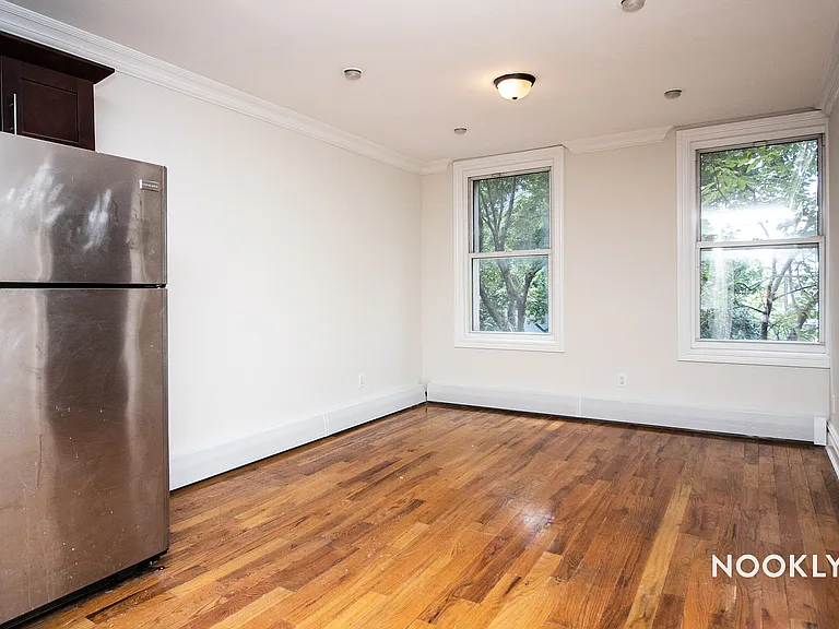 45 Albany Ave #2 — Photo 6