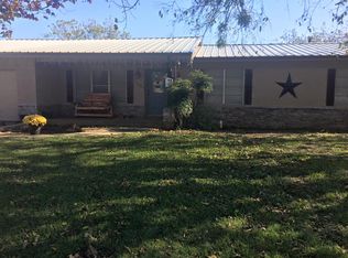 1407 Nugent St, Bowie, TX 76230