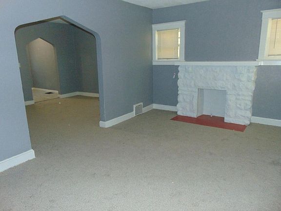 2nd image of 3006 E 36th St