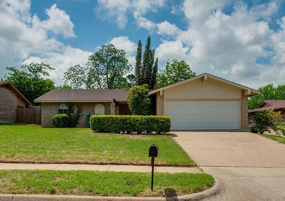 1st image of 722 Salsbury Cir