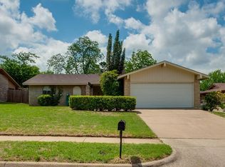 722 Salsbury Cir, Arlington, TX 76014