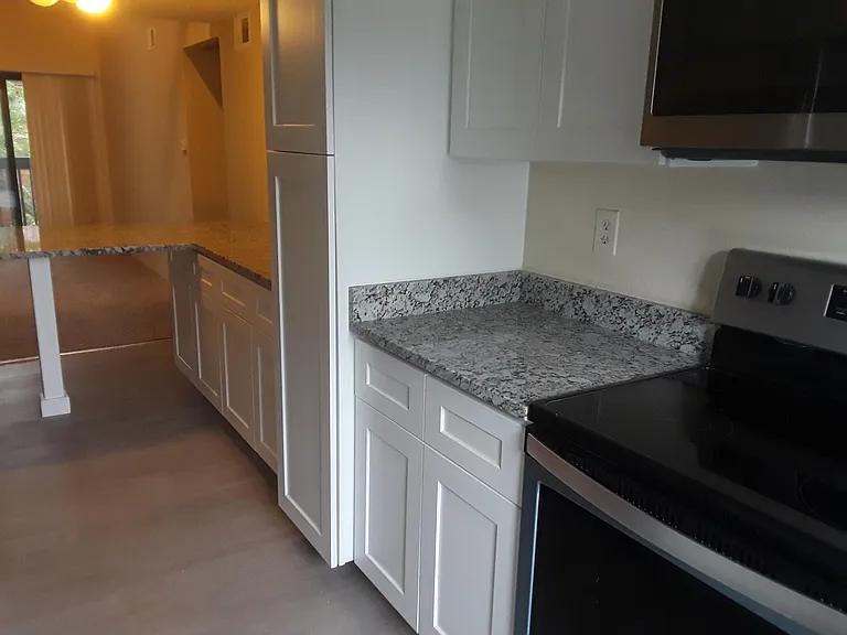 433 Wright St #302 — Photo 6