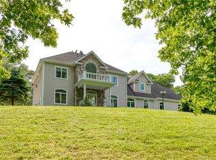 17 Pamela Way #19, Waterford, CT 06385