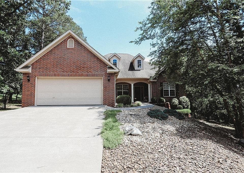 1st image of 1 Mary Ann Ln