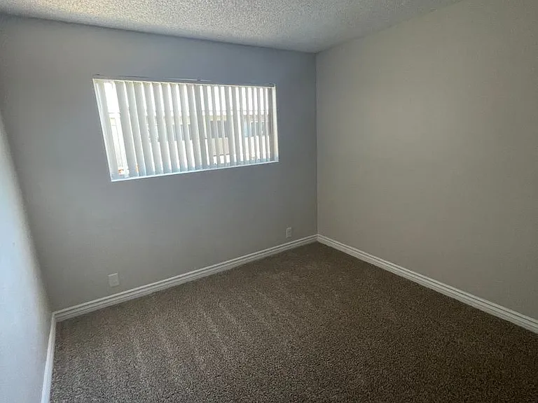 Cordova Apartments — Photo 28