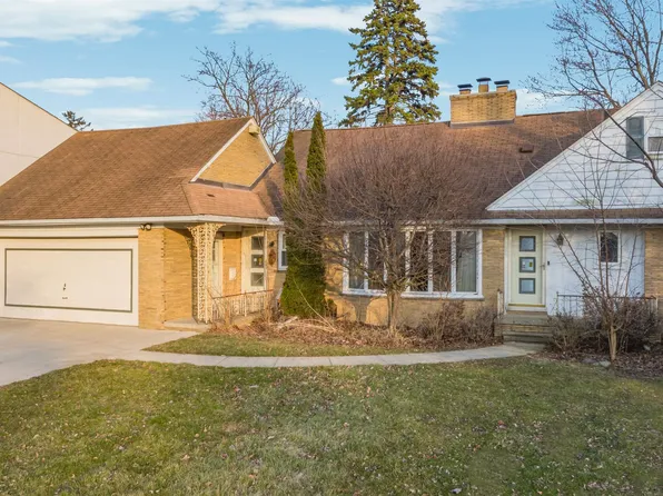 33806 Jefferson Ave, Saint Clair Shores, MI 48082