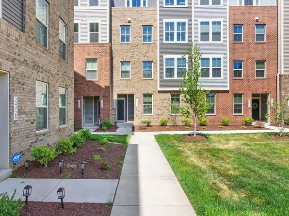 43009 Prophecy Ter, Sterling, VA 20166