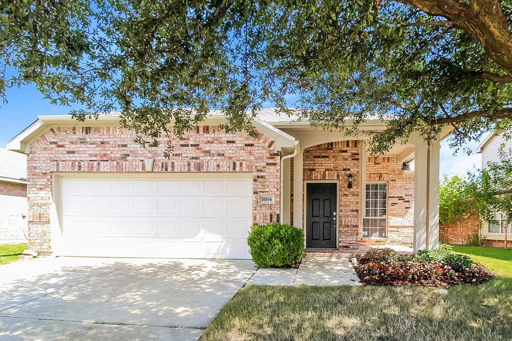 3 bed, 2.0 bath, 1616 sqft, $1,955 — Photo 1