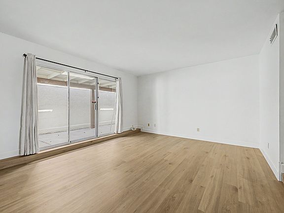 2nd image of 5207 S Hazelton Ln
