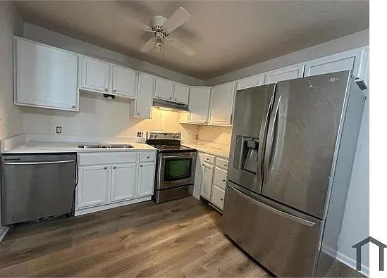 5 bed, $2,500 — Photo 2
