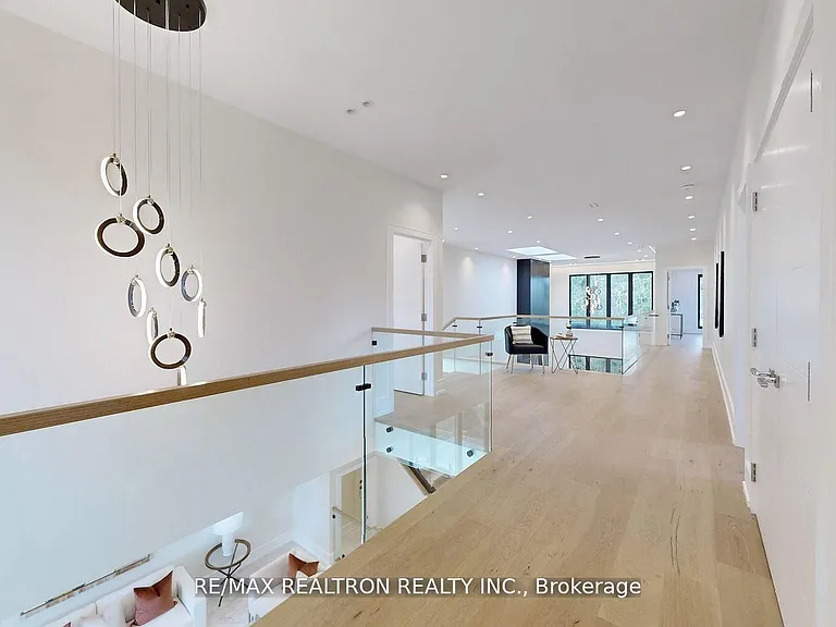 84 Murray Dr — Photo 19