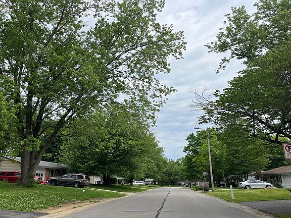 5th image of 1841 S Shawnee Dr