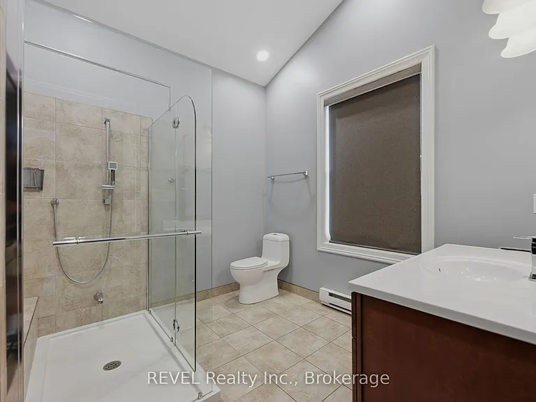 10 Queen St #1 — Photo 16