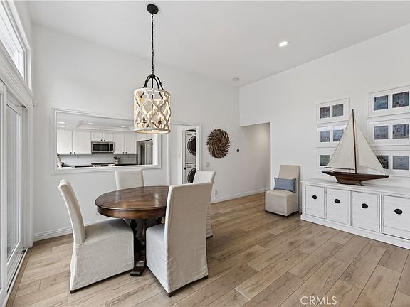 5th image of 7 E Yale Loop