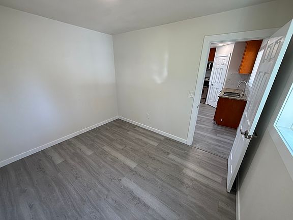 5th image of 1816 E Fir St