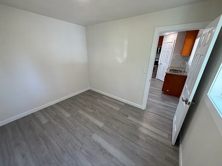 1816 E Fir St — Photo 5