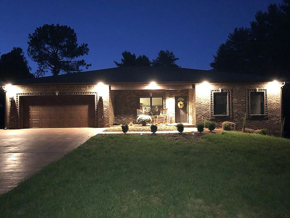 1st image of 605 Brighton Dr
