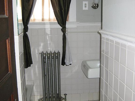 5th image of 27 Hubinger St #1