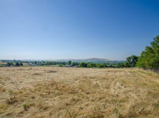 1950 Saint Hilaire Rd, Yakima, WA 98901