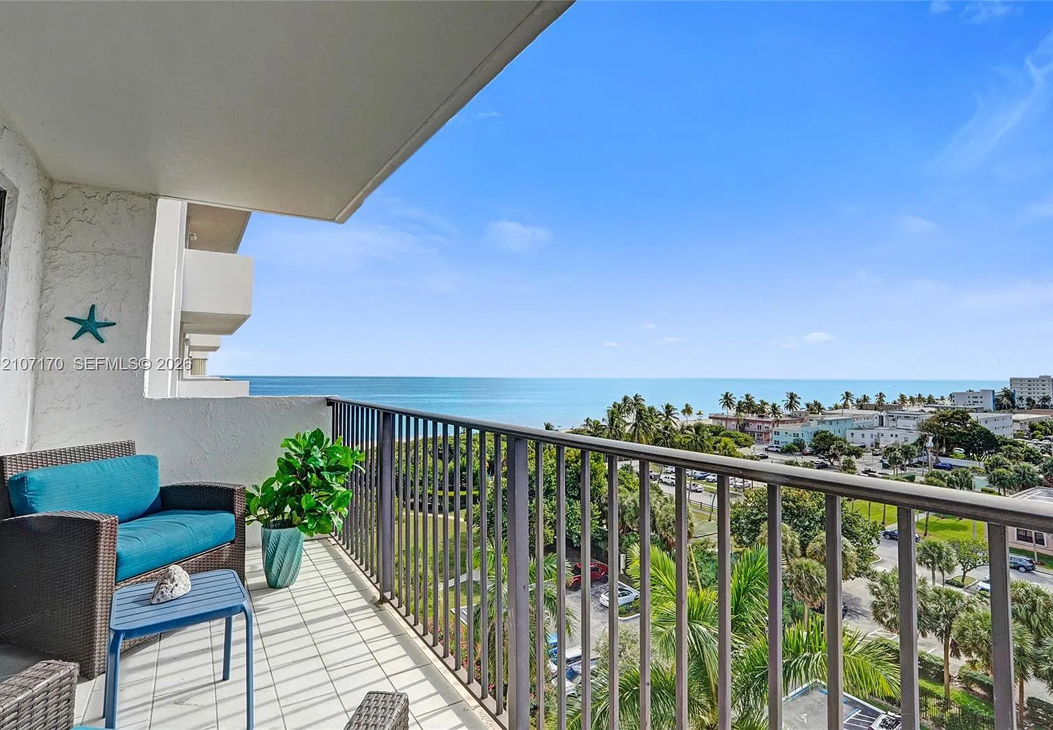Summit Condo — Photo 4