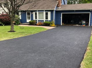 38 Otterden Ln, Fairport, NY 14450